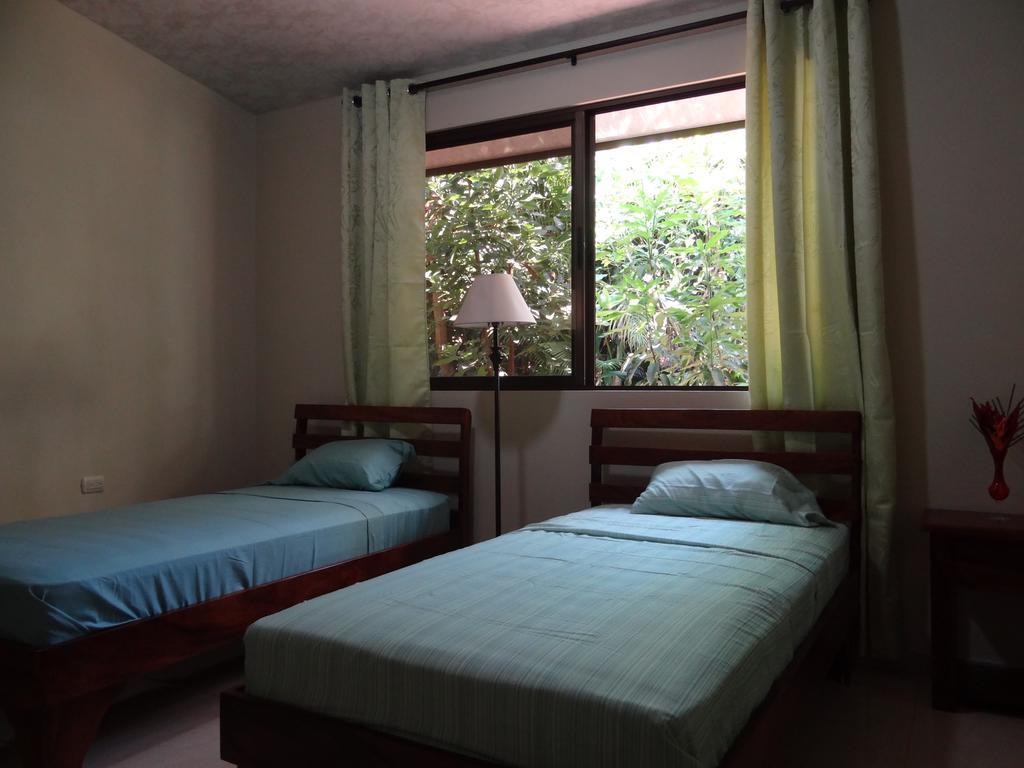 B&B Garden Grecia Bagian luar foto