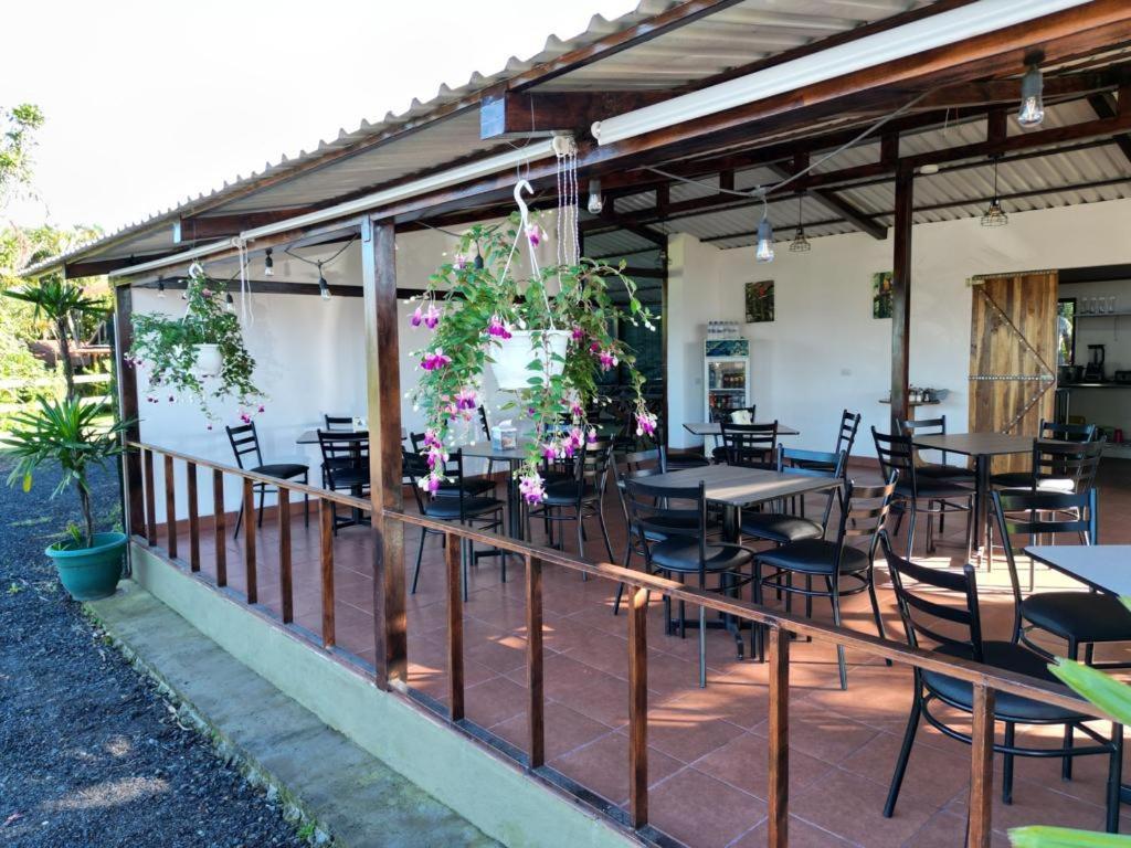 B&B Garden Grecia Bagian luar foto