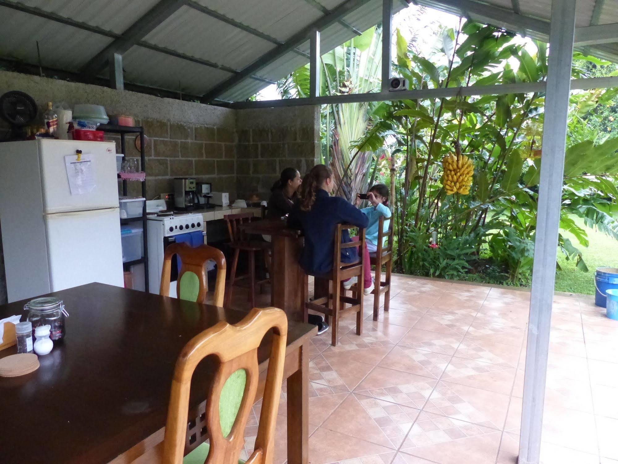 B&B Garden Grecia Bagian luar foto