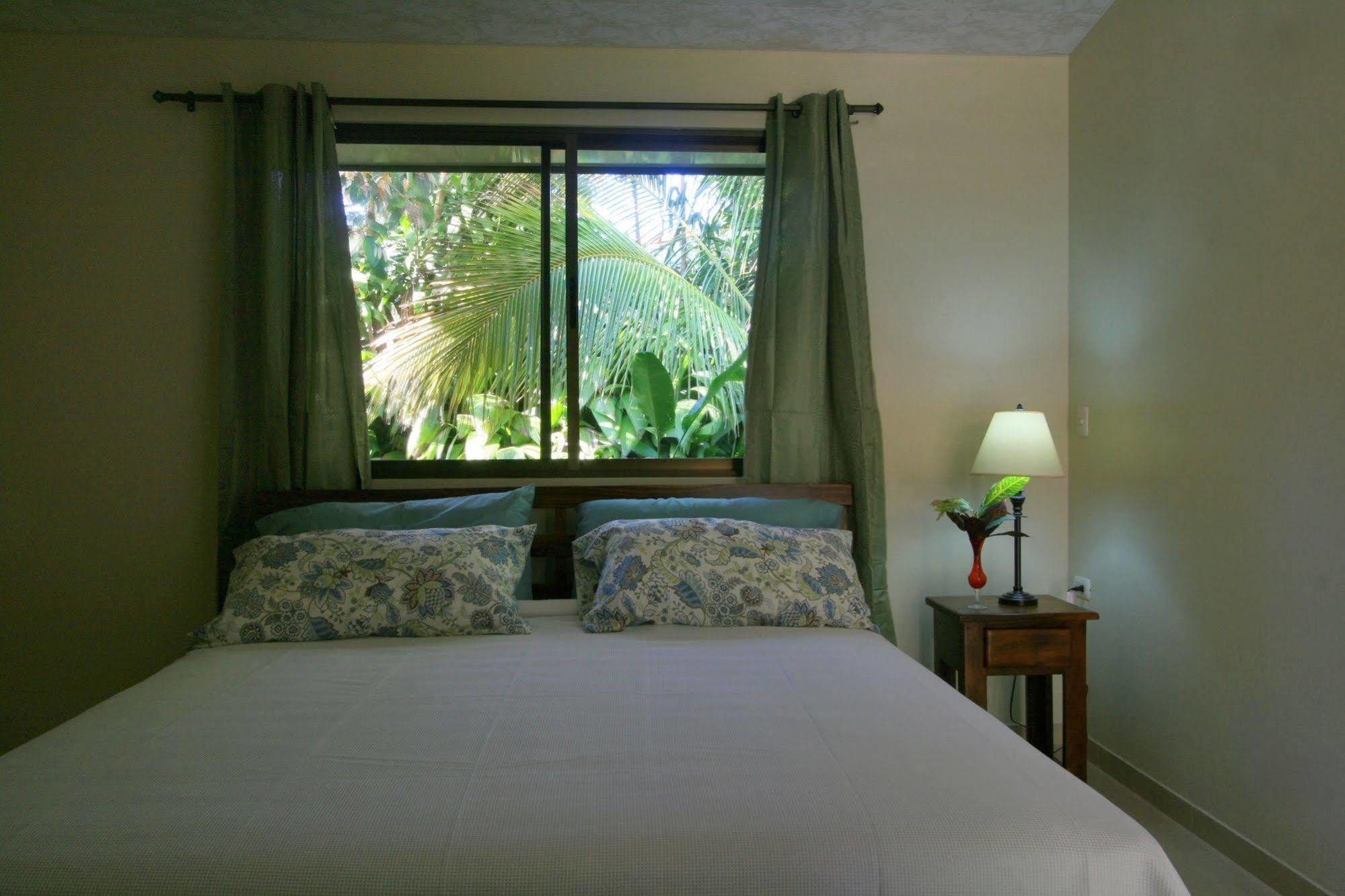 B&B Garden Grecia Bagian luar foto